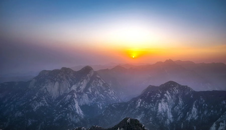 <陕西全景7日>秦始皇兵马俑+华清宫+华山+党家村+壶口瀑布+延川乾坤湾+波浪谷+甘泉大峡谷6晚7日精华游|6人舒适小团/ 体验陕北剪纸+做花馍 /亲手制作兵马俑/延安保育院演出/兵马俑+华清池专业讲解
