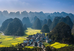 10万 峰 林